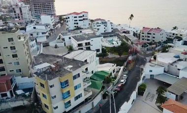 Terreno en venta, de 780 m2 en Calle 30 y Flavio Reyes, cerca al mar.