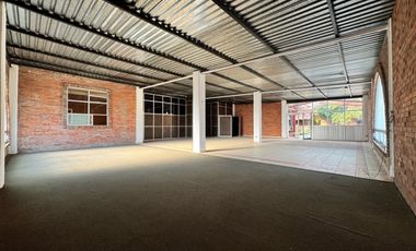 Terreno en Renta en San Buenaventura, Toluca, con construcción