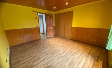 Hermosa Parcela con Casa, con 2 Piscinas y Quinchos Independientes en Padre Hurtado