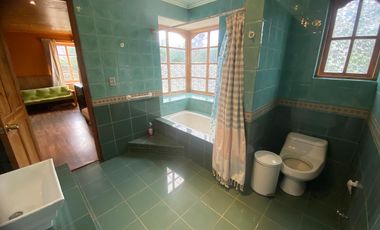 Hermosa Parcela con Casa, con 2 Piscinas y Quinchos Independientes en Padre Hurtado