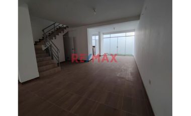 Se Vende Casa En Urb. Las Casuarinas En Los Portales // ID: 1136438