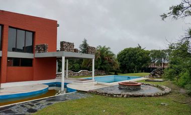 Complejo de cabañas, club house, confitería y restaurant