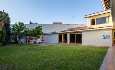 Hermosa Residencia en venta en Lomas