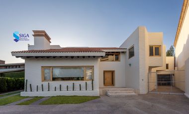 Hermosa Residencia en venta en Lomas