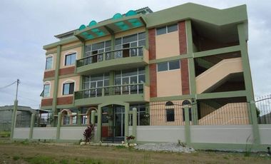 En venta Casa vacacional en Villamil playas . (JP)