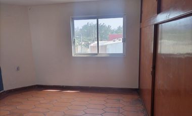 Casa de tres niveles con alberca en Venta,en la Col. Miguel Aleman, cerca del centro histórico en el Puerto de Veracruz, Ver.