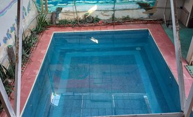Casa de tres niveles con alberca en Venta,en la Col. Miguel Aleman, cerca del centro histórico en el Puerto de Veracruz, Ver.