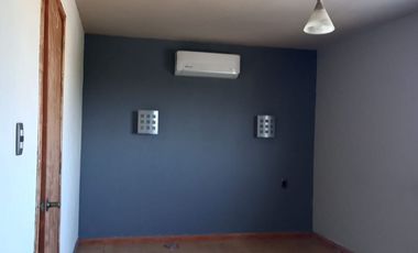 Casa de tres niveles con alberca en Venta,en la Col. Miguel Aleman, cerca del centro histórico en el Puerto de Veracruz, Ver.
