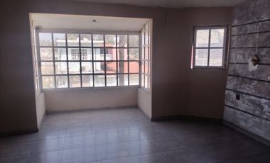 Casa de tres niveles con alberca en Venta,en la Col. Miguel Aleman, cerca del centro histórico en el Puerto de Veracruz, Ver.