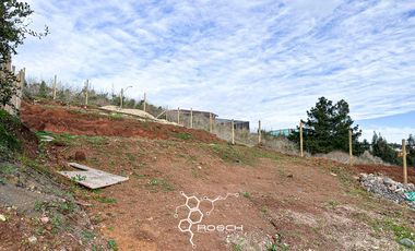 Comodo terreno con agua y luz (cuenta con permiso de edificación)