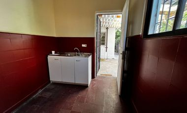Quillota Centro, Amplia Casa habitacional o comercial, 4 dormitorios, 3 baños