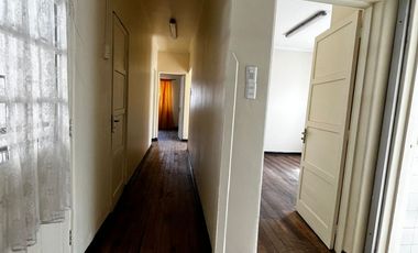 Quillota Centro, Amplia Casa habitacional o comercial, 4 dormitorios, 3 baños