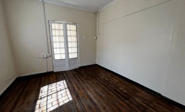 Quillota Centro, Amplia Casa habitacional o comercial, 4 dormitorios, 3 baños