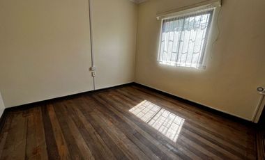 Quillota Centro, Amplia Casa habitacional o comercial, 4 dormitorios, 3 baños
