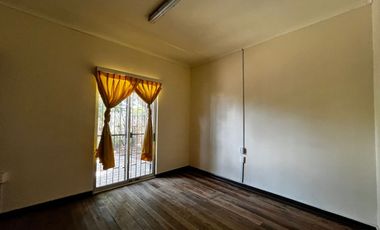 Quillota Centro, Amplia Casa habitacional o comercial, 4 dormitorios, 3 baños