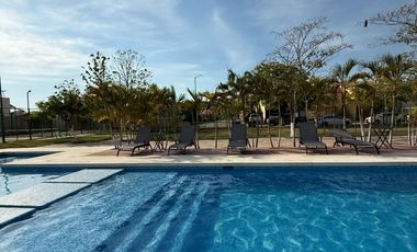 Linda Casa amueblada en zona Country