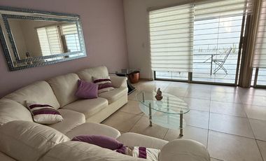 Linda Casa amueblada en zona Country