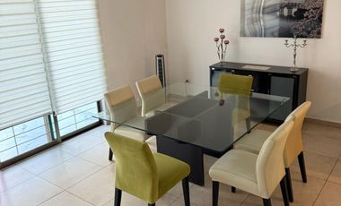 Linda Casa amueblada en zona Country