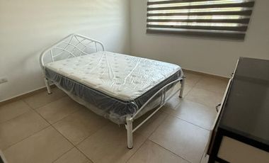 Linda Casa amueblada en zona Country