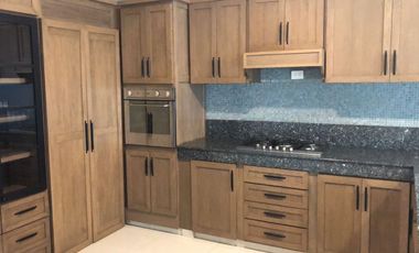 Casa amplia con colindancia laguna de las ilusiones Privada Golondrinas