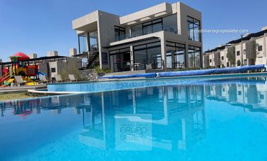 RENTA CASA MESETA PAYUNIA MODELO CEIBA CON ROOF MESETA QRO-GTO
