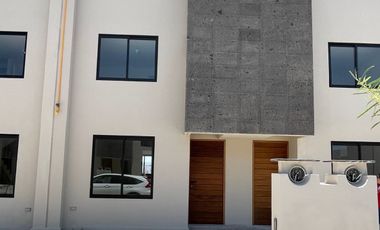 RENTA CASA MESETA PAYUNIA MODELO CEIBA CON ROOF MESETA QRO-GTO
