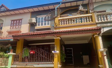 Cheap 2-storey townhouse for sale, land area 18 sq.w., Yusabai Village project, near Suvarnabhumi Airport 30 minutes, near Khlong Nueng, Khlong Luang,