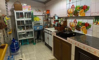 Cheap 2-storey townhouse for sale, land area 18 sq.w., Yusabai Village project, near Suvarnabhumi Airport 30 minutes, near Khlong Nueng, Khlong Luang,