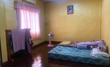 Cheap 2-storey townhouse for sale, land area 18 sq.w., Yusabai Village project, near Suvarnabhumi Airport 30 minutes, near Khlong Nueng, Khlong Luang,