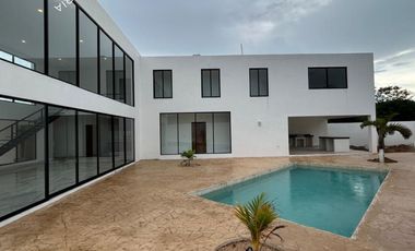 Casa muy amplia en venta totalmente equipada en residencial al Norte de Mérida