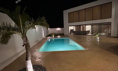 Casa muy amplia en venta totalmente equipada en residencial al Norte de Mérida