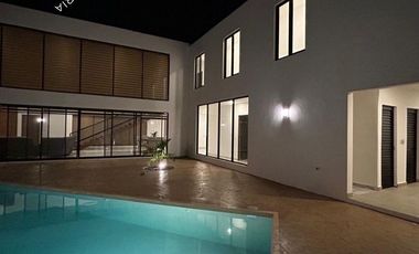 Casa muy amplia en venta totalmente equipada en residencial al Norte de Mérida