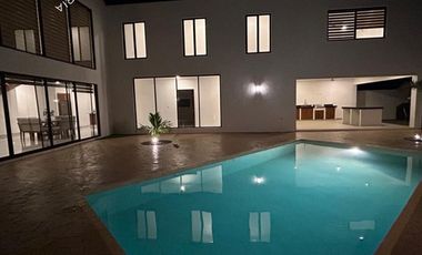 Casa muy amplia en venta totalmente equipada en residencial al Norte de Mérida