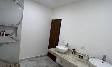 Casa muy amplia en venta totalmente equipada en residencial al Norte de Mérida