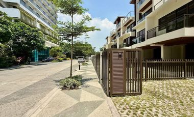 Luxury Townvillas inside Acqua Private Residences In Mandaluyong City