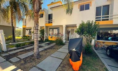 Juriquilla Privada, VENTA. Casa con 3 recámaras y amenidades
