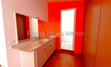 Juriquilla Privada, VENTA. Casa con 3 recámaras y amenidades