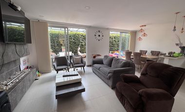 AMPLIA Y MUY ILUMINADA CASA DE 135m2 EN LOTE DE 167M2 EN EL SECTOR DE FLORIDA, MANIZALAES