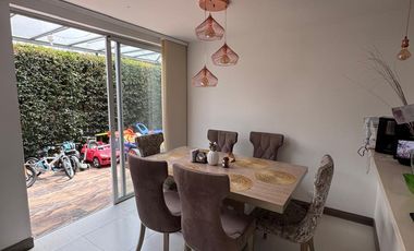 AMPLIA Y MUY ILUMINADA CASA DE 135m2 EN LOTE DE 167M2 EN EL SECTOR DE FLORIDA, MANIZALAES