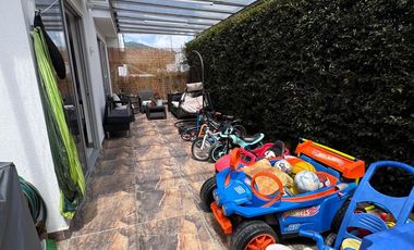 AMPLIA Y MUY ILUMINADA CASA DE 135m2 EN LOTE DE 167M2 EN EL SECTOR DE FLORIDA, MANIZALAES