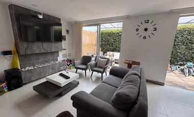 AMPLIA Y MUY ILUMINADA CASA DE 135m2 EN LOTE DE 167M2 EN EL SECTOR DE FLORIDA, MANIZALAES