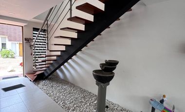 AMPLIA Y MUY ILUMINADA CASA DE 135m2 EN LOTE DE 167M2 EN EL SECTOR DE FLORIDA, MANIZALAES