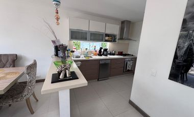 AMPLIA Y MUY ILUMINADA CASA DE 135m2 EN LOTE DE 167M2 EN EL SECTOR DE FLORIDA, MANIZALAES