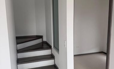 VENDO CASA PRECIOSA ESQUINERA EN CONJUNTO CERRADO EN LA FLORIDA, MANIZALES,  DE 126M2