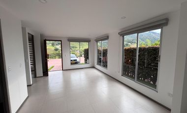 VENDO CASA PRECIOSA ESQUINERA EN CONJUNTO CERRADO EN LA FLORIDA, MANIZALES,  DE 126M2
