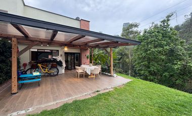 Vendo casa esquinera en el sector del Trebol, Manizales en conjunto cerrrado