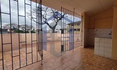 Casa de 3 plantas en venta - Garzota 1