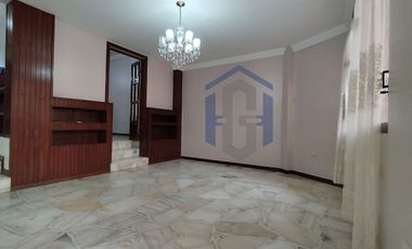 Casa de 3 plantas en venta - Garzota 1