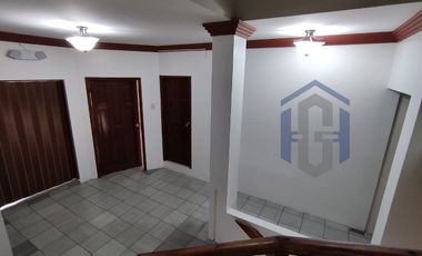 Casa de 3 plantas en venta - Garzota 1