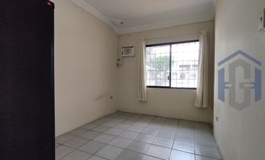 Casa de 3 plantas en venta - Garzota 1